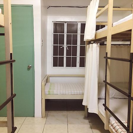 1 River Central Hostel Makati City Camera foto