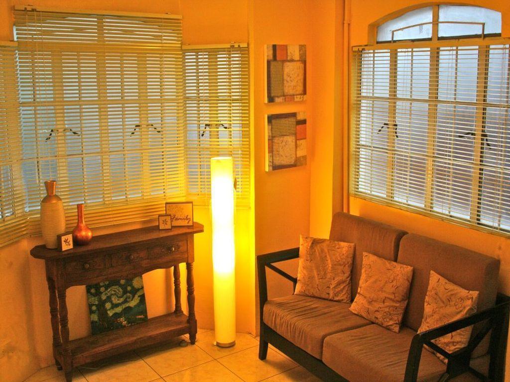 1 River Central Hostel Makati City Esterno foto