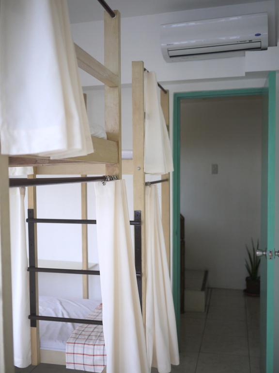 1 River Central Hostel Makati City Camera foto